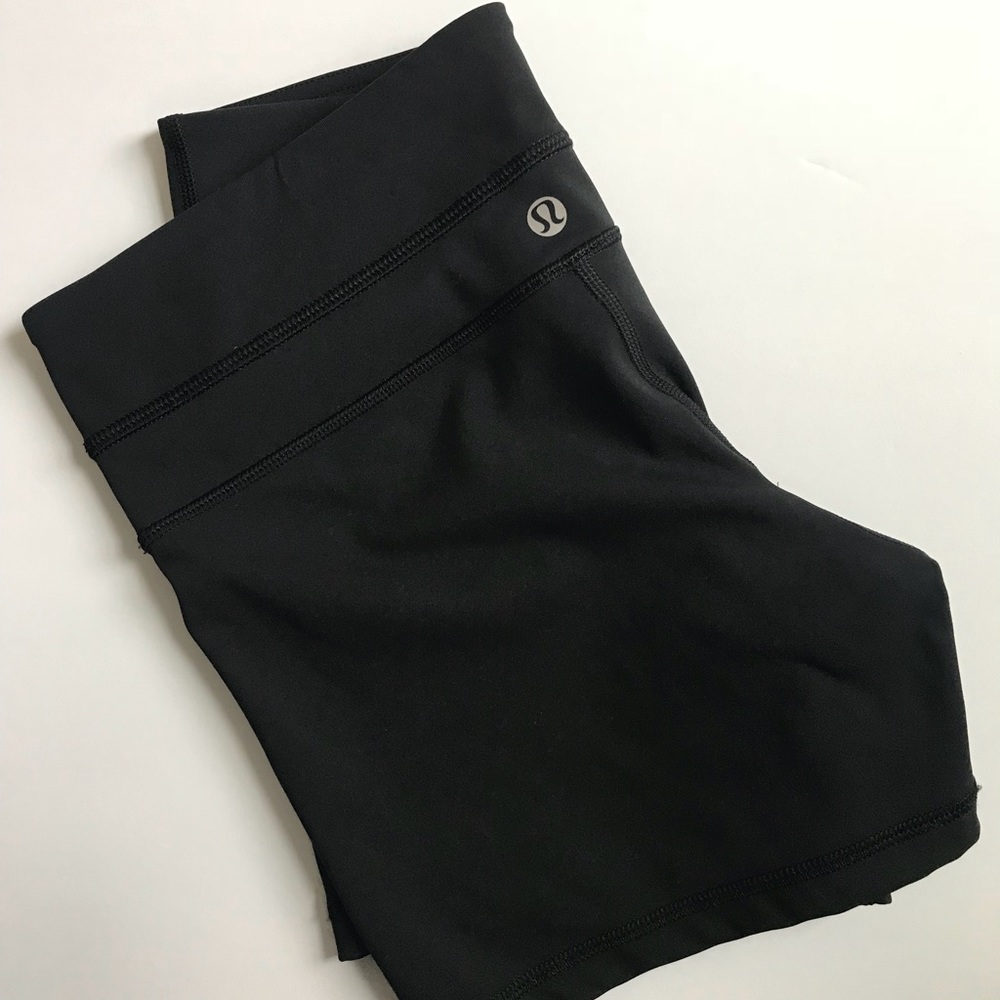 Lululemon athletic running Wunder shorts 2.5”